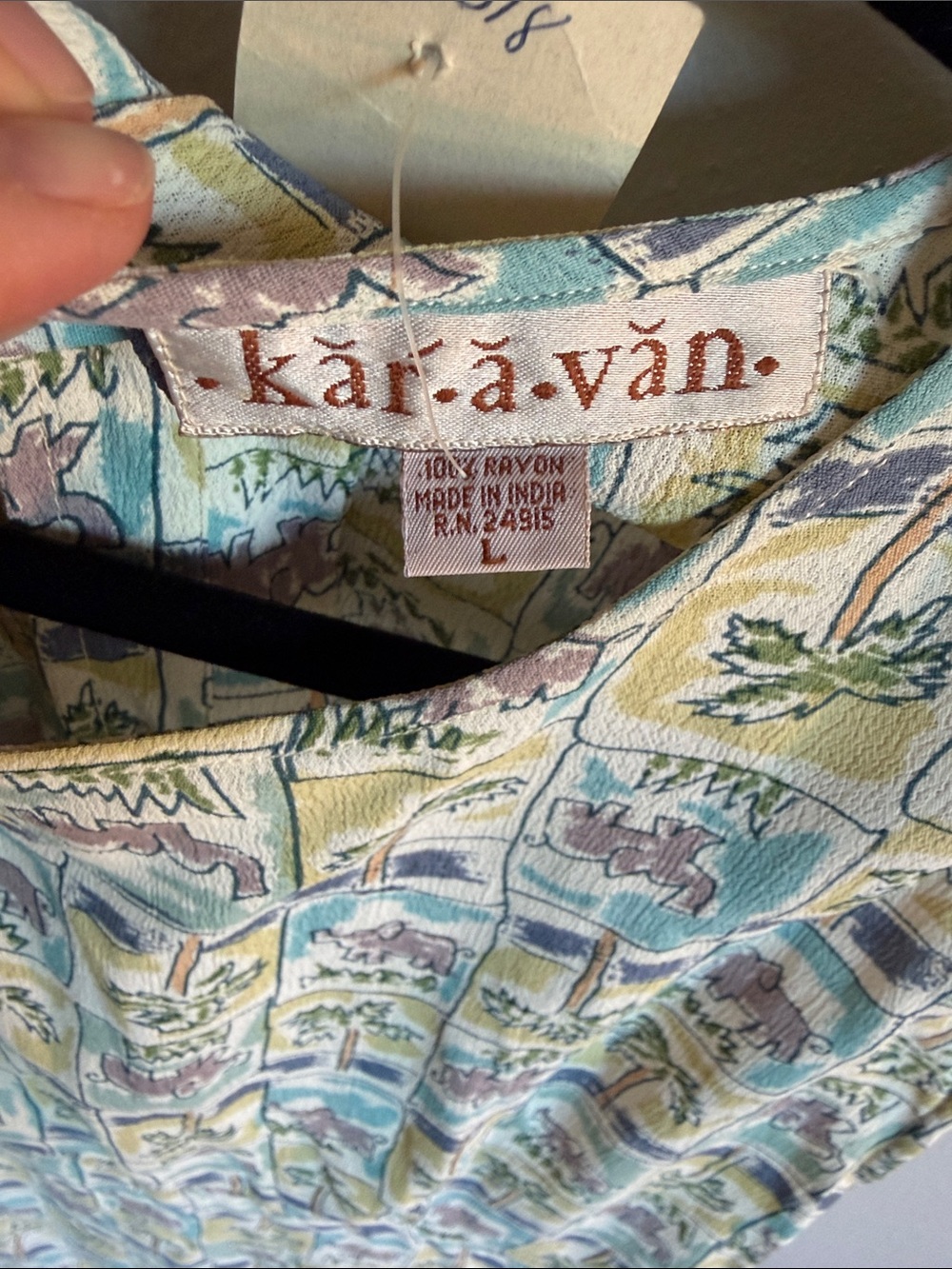Sleeveless Vintage-Inspired Animal Print Tunic Dress in Pastel Yellow & Blue - Picture 2 of 4